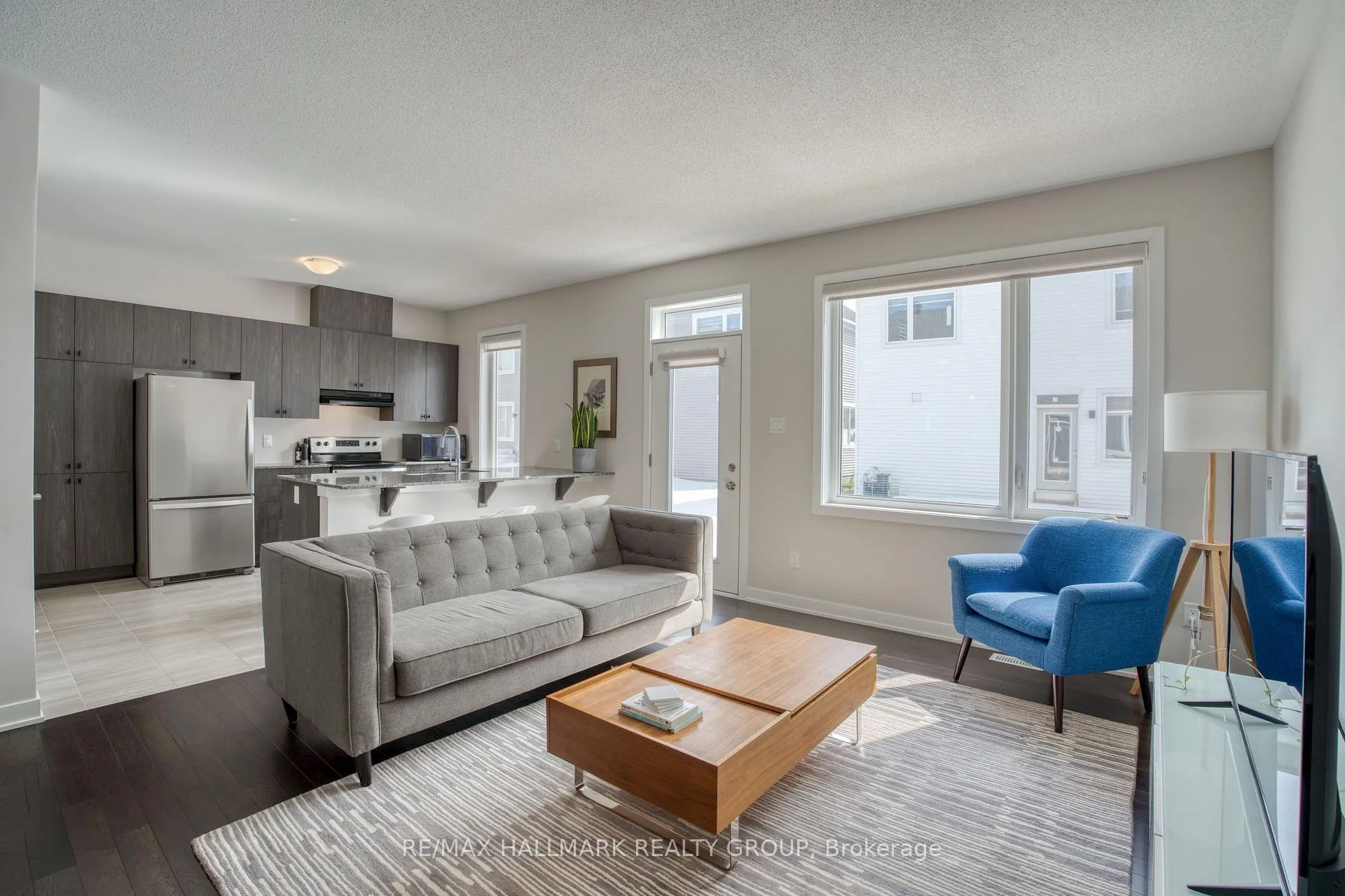 Photo 12 of 30 Focality Crescent, Ottawa, Barrhaven - Half Moon Bay — HOMEH