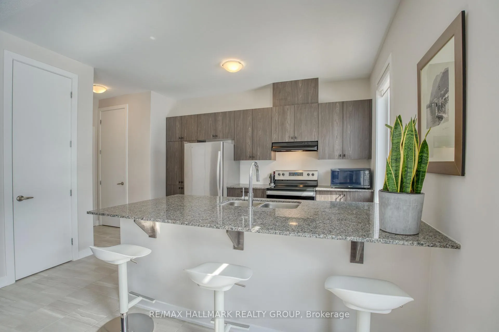 Photo 15 of 30 Focality Crescent, Ottawa, Barrhaven - Half Moon Bay — HOMEH