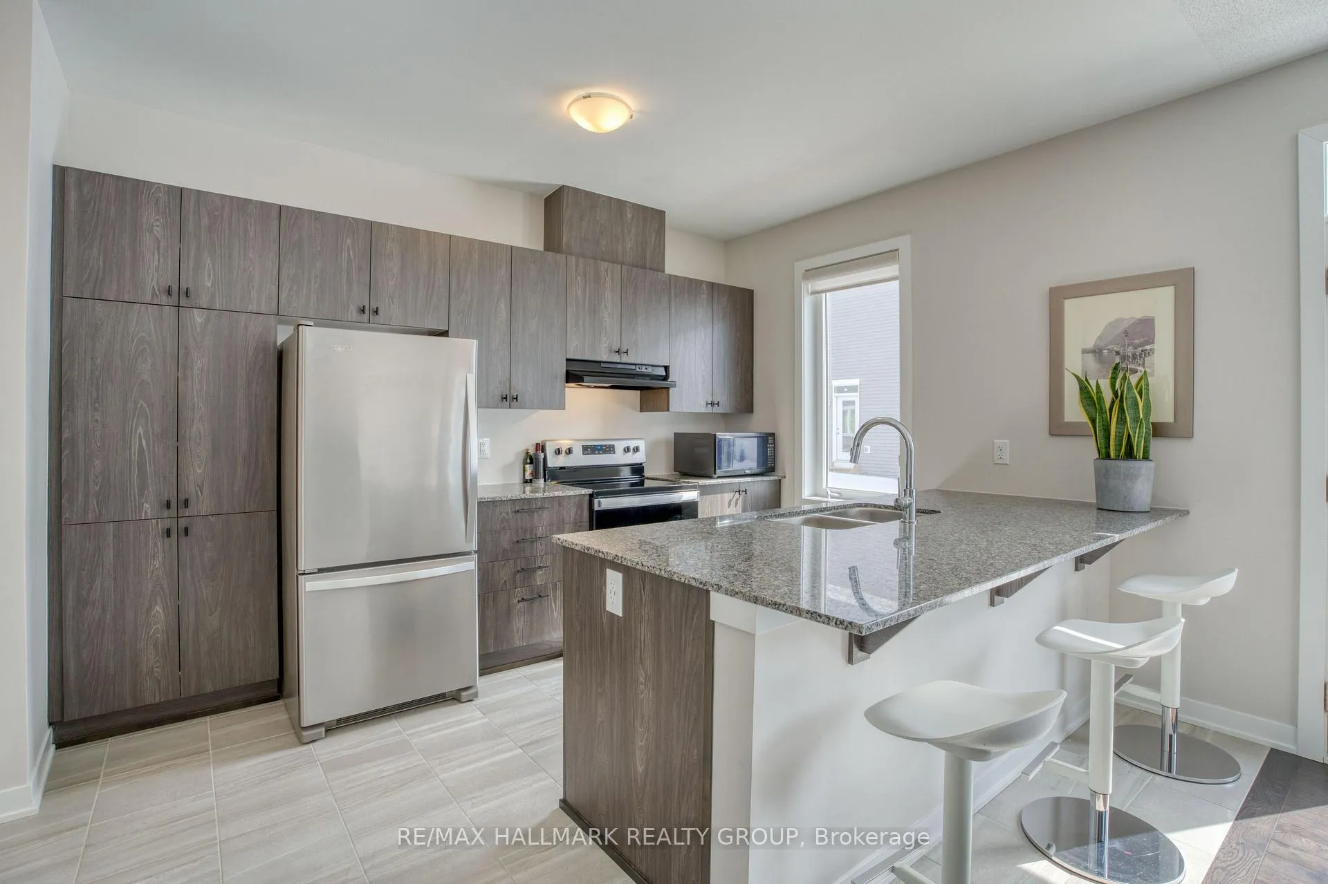 Photo 16 of 30 Focality Crescent, Ottawa, Barrhaven - Half Moon Bay — HOMEH