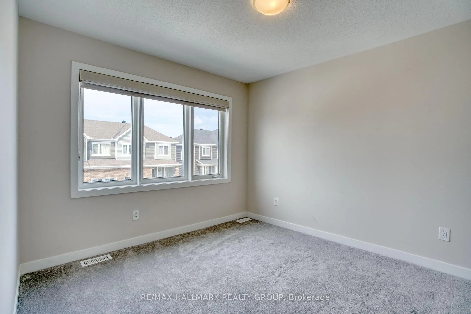 Photo 21 of 30 Focality Crescent, Ottawa, Barrhaven - Half Moon Bay — HOMEH