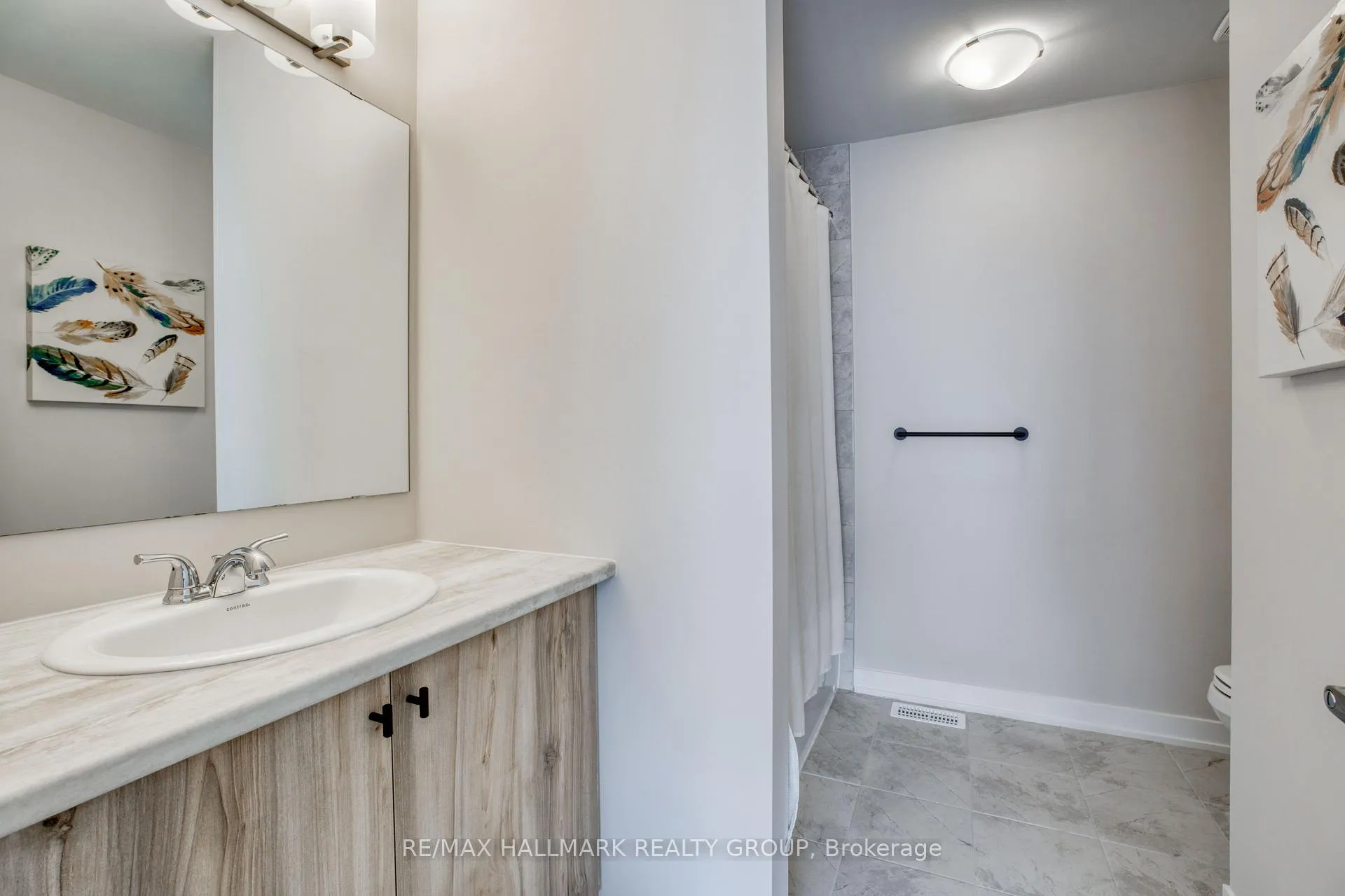 Photo 27 of 30 Focality Crescent, Ottawa, Barrhaven - Half Moon Bay — HOMEH