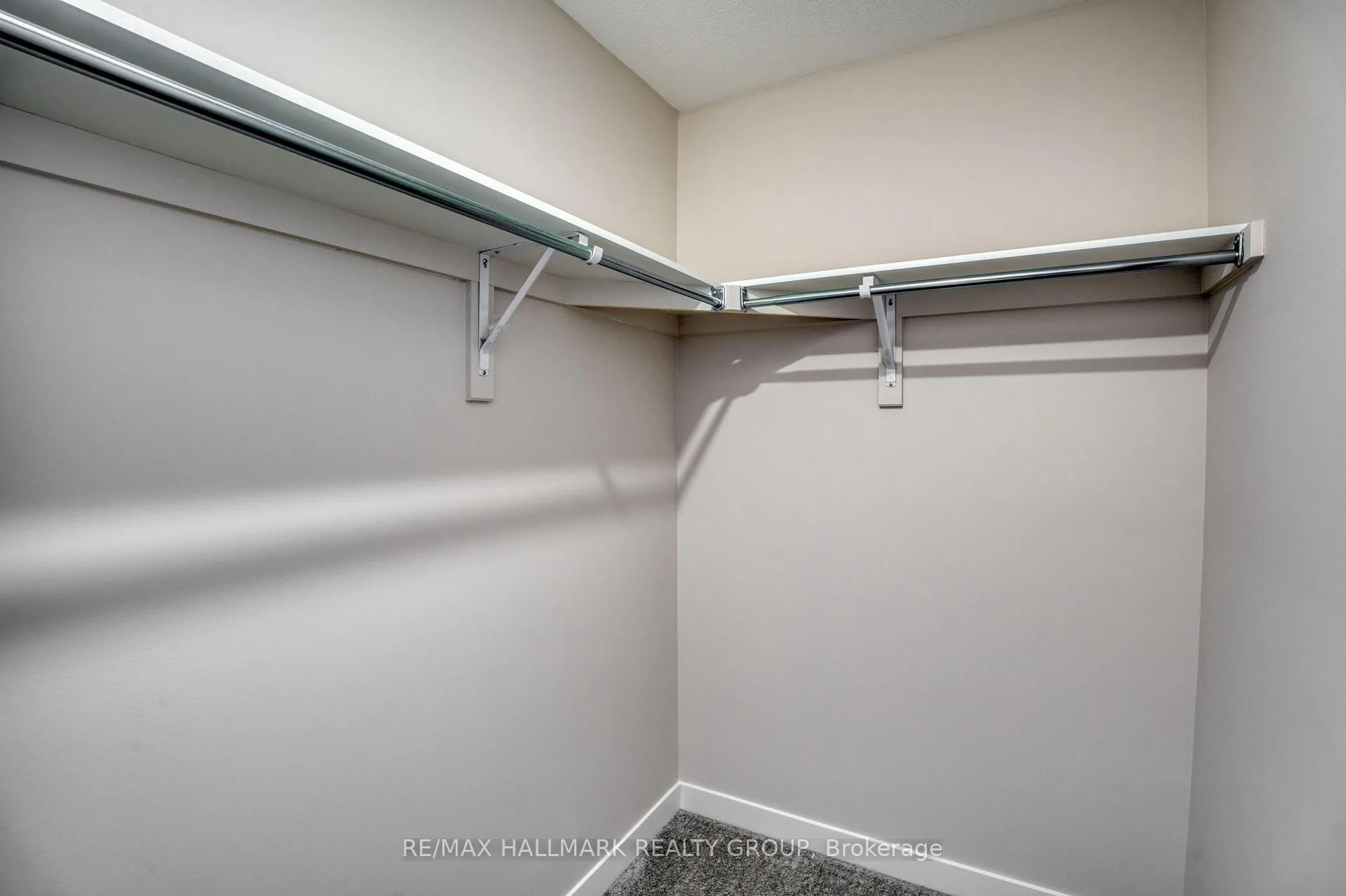 Photo 29 of 30 Focality Crescent, Ottawa, Barrhaven - Half Moon Bay — HOMEH