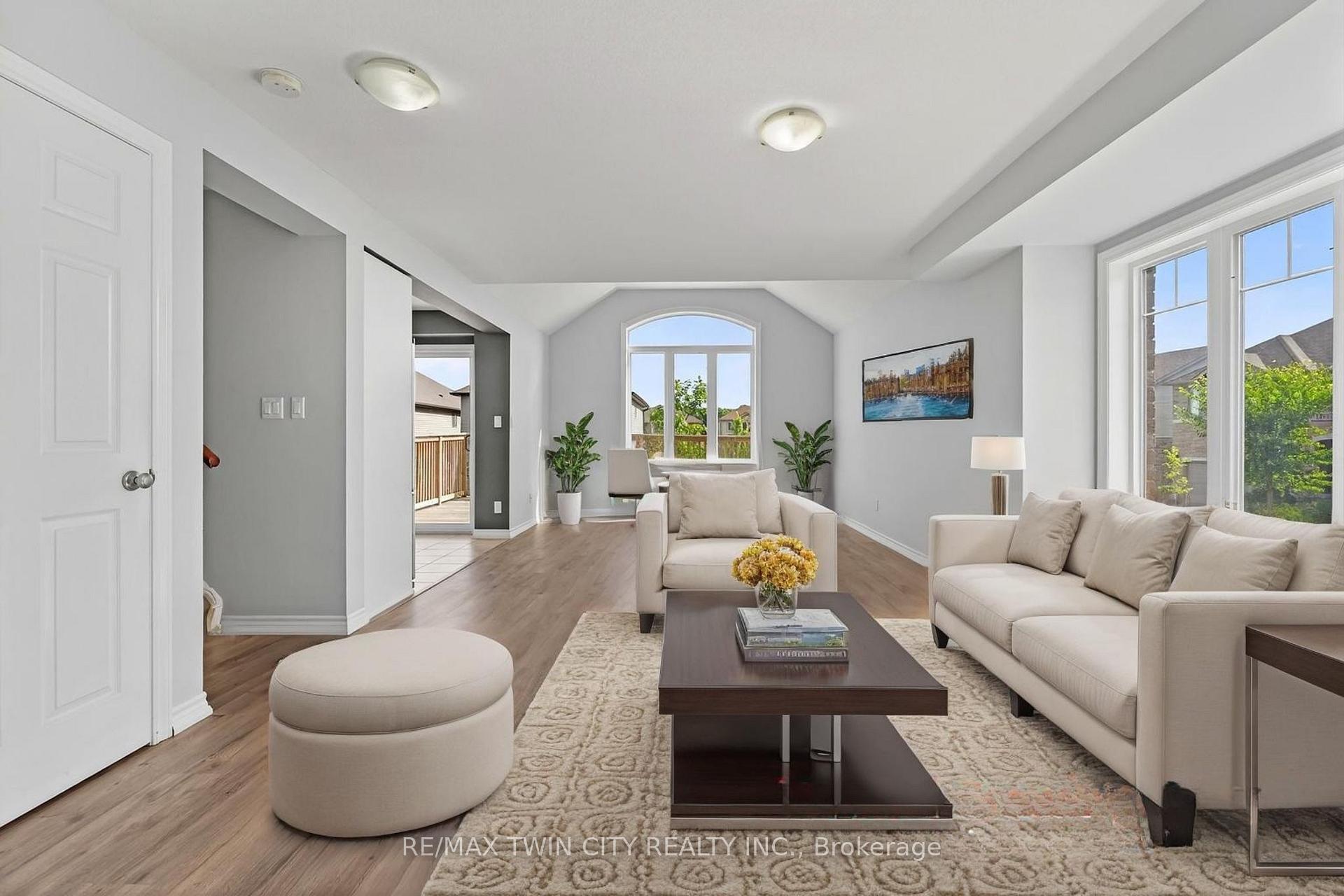 Photo 4 of 420 Avens Street, Waterloo — HOMEH