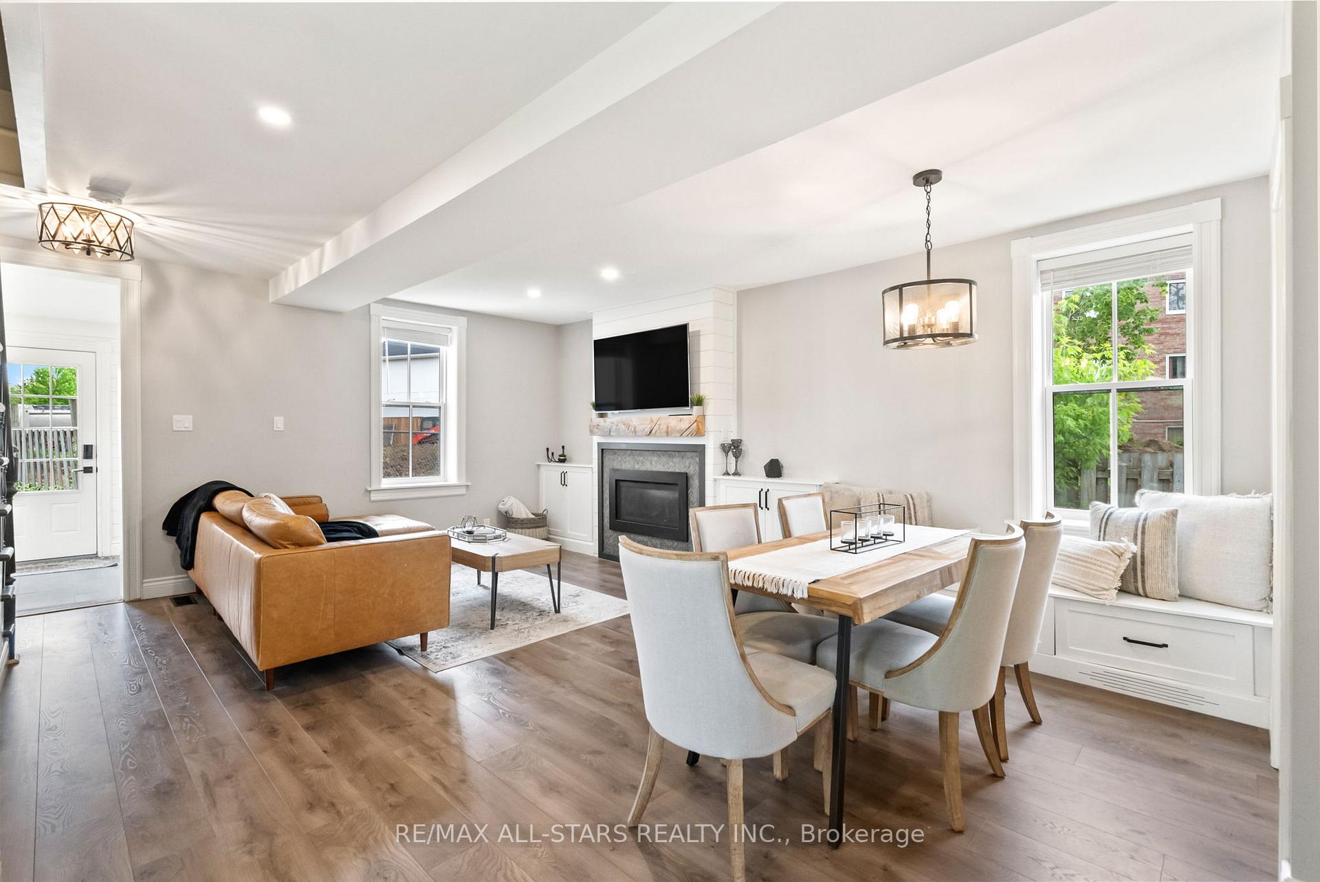 Photo 10 of 31 King Street W, Uxbridge — HOMEH