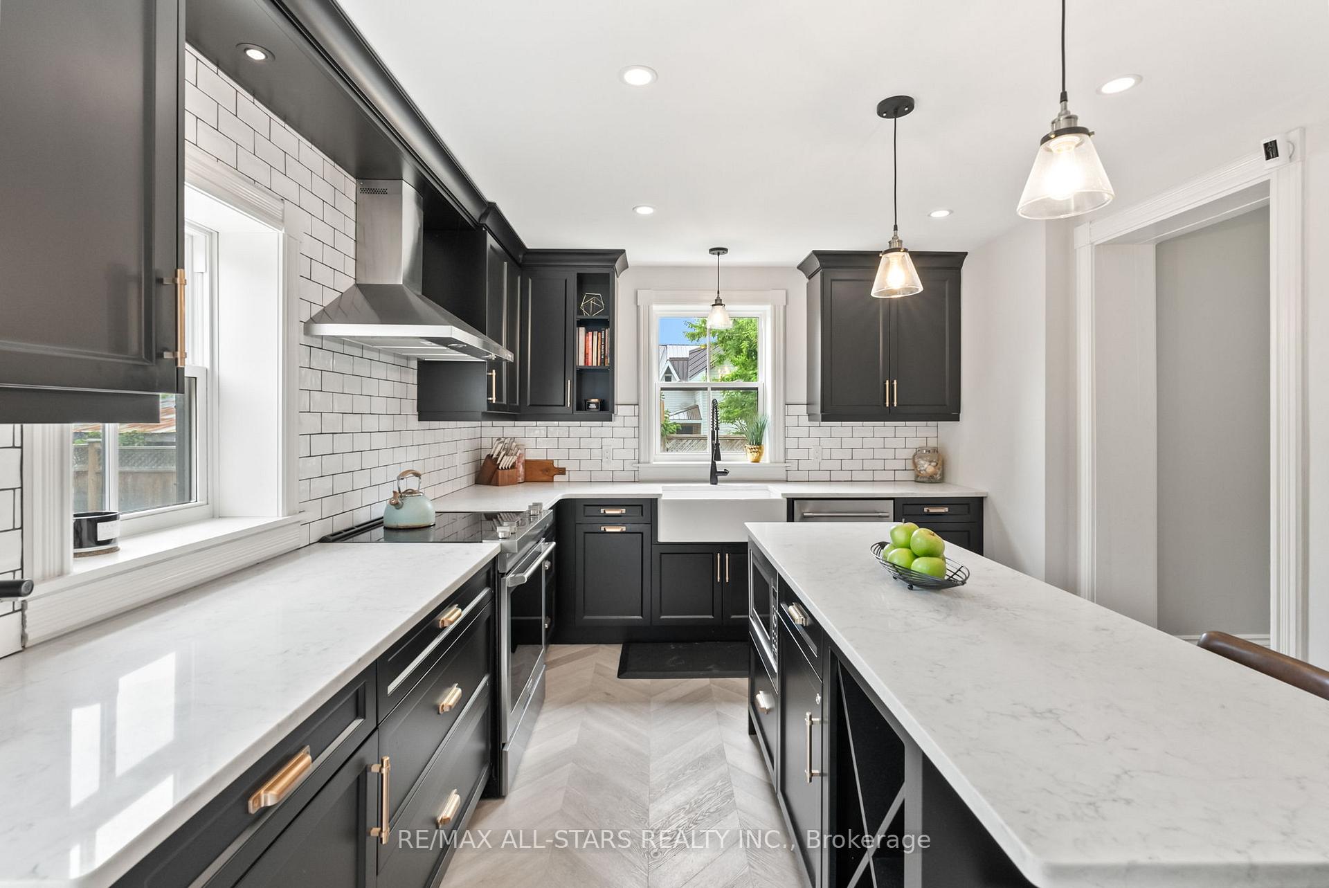Photo 16 of 31 King Street W, Uxbridge — HOMEH