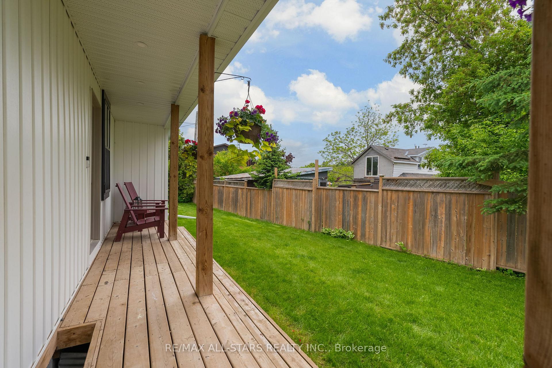 Photo 41 of 31 King Street W, Uxbridge — HOMEH