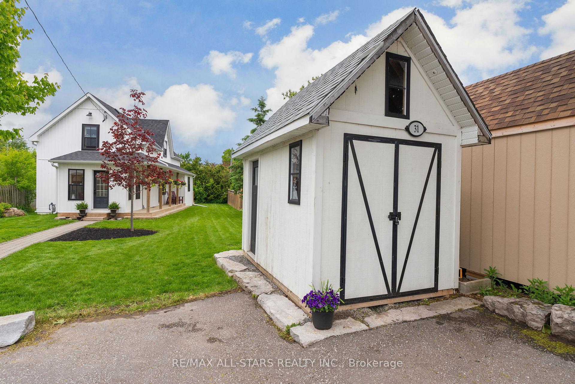 Photo 42 of 31 King Street W, Uxbridge — HOMEH
