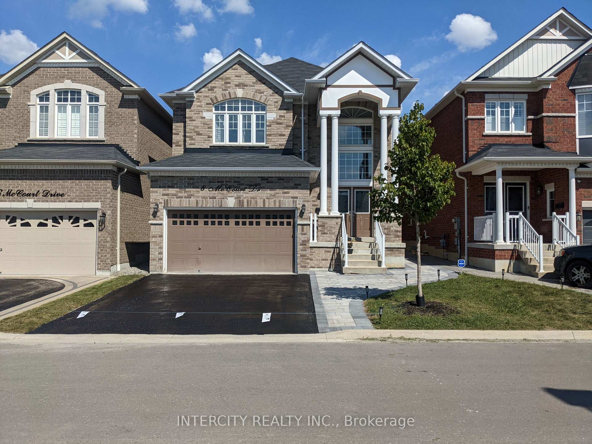 Photo 1 of 8 Mccourt Drive, Ajax, South East — HOMEH