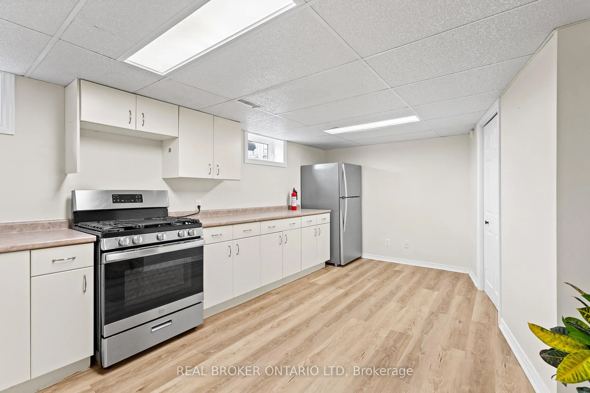 Photo 2 of Unit 2, 13 Thornton Street, Welland, Dain City — HOMEH