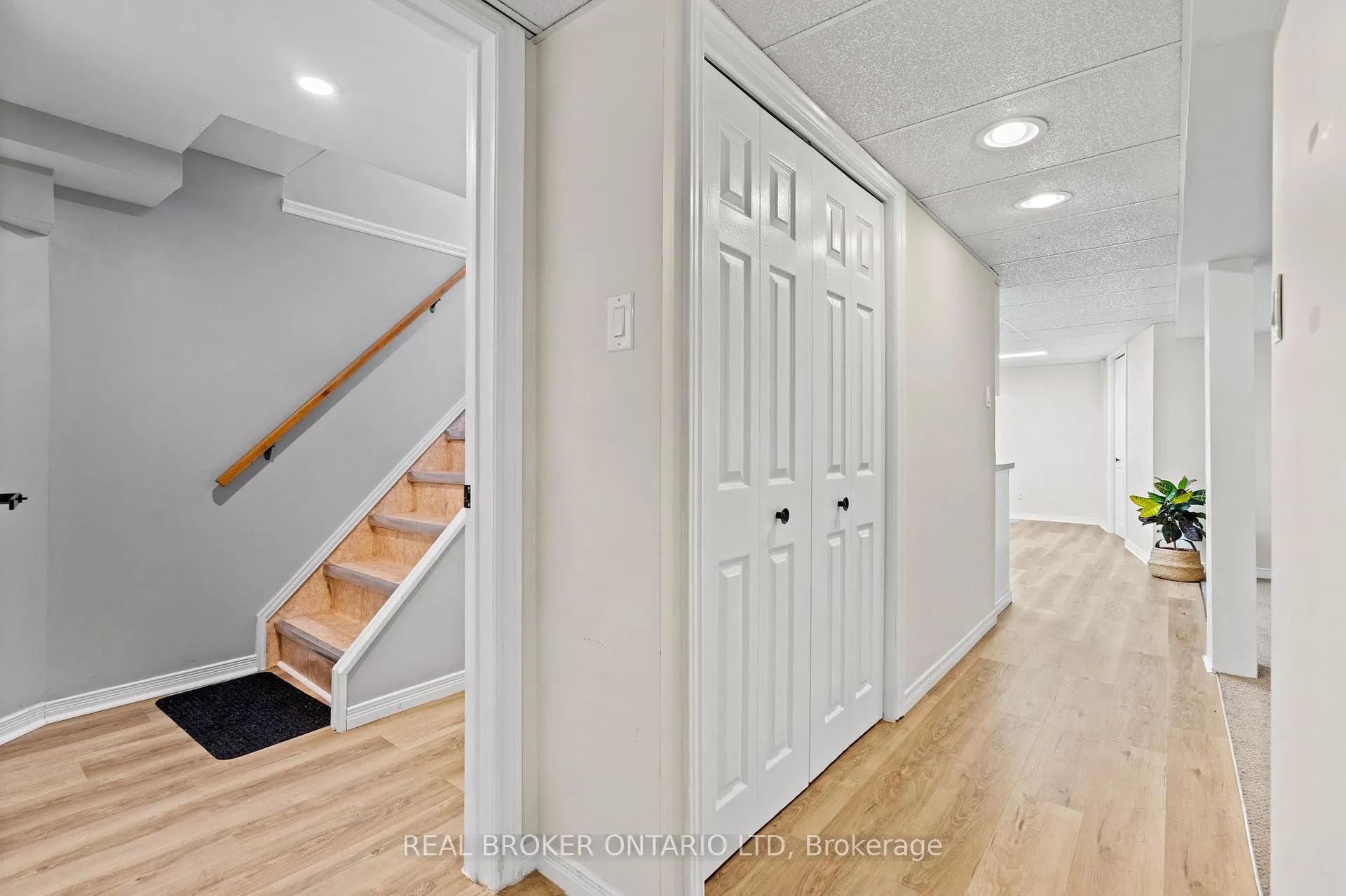 Photo 3 of Unit 2, 13 Thornton Street, Welland, Dain City — HOMEH