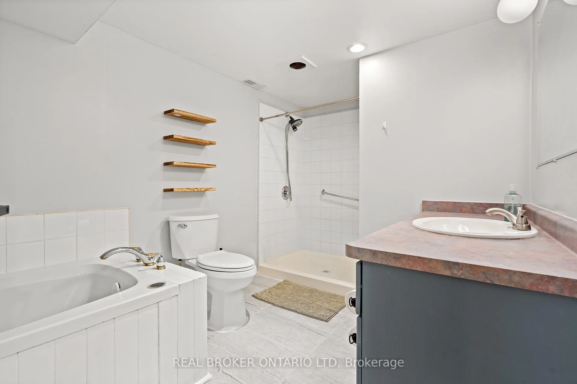 Photo 7 of Unit 2, 13 Thornton Street, Welland, Dain City — HOMEH