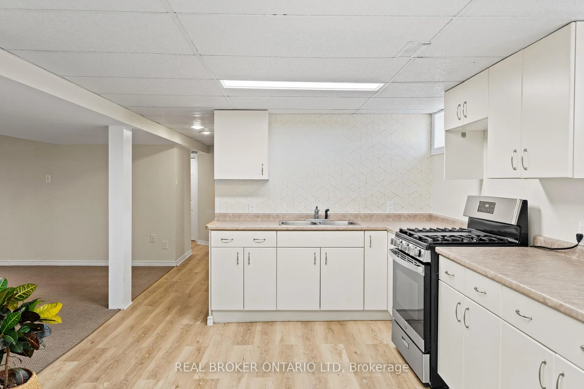 Photo 15 of Unit 2, 13 Thornton Street, Welland, Dain City — HOMEH