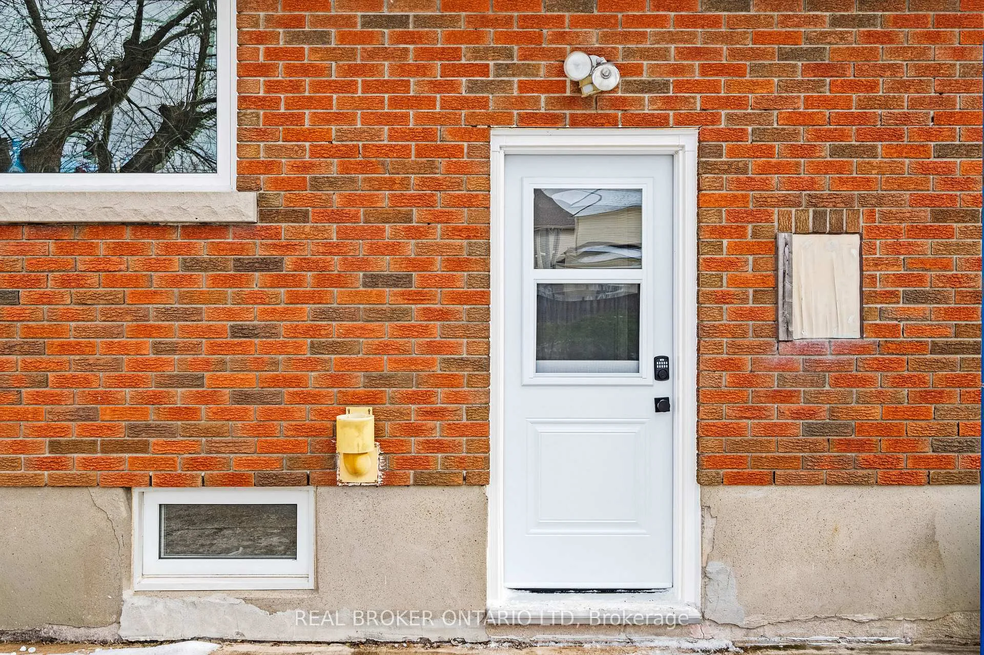 Photo 16 of Unit 2, 13 Thornton Street, Welland, Dain City — HOMEH
