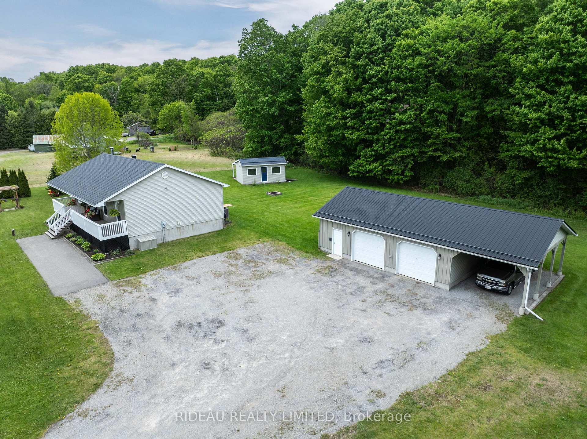 Photo 2 of 626 Upper Oak Leaf Road, Athens, R of Yonge & Escott Twp — HOMEH