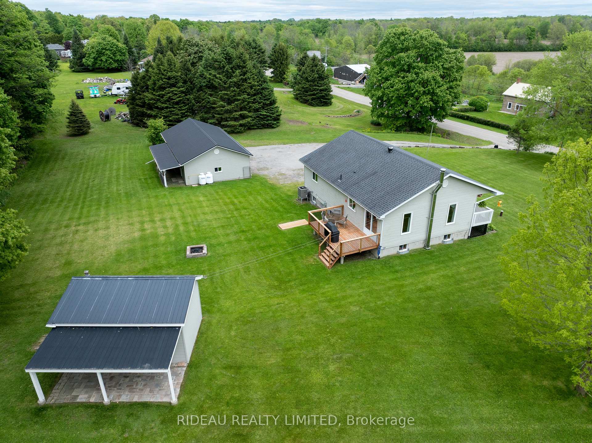 Photo 5 of 626 Upper Oak Leaf Road, Athens, R of Yonge & Escott Twp — HOMEH