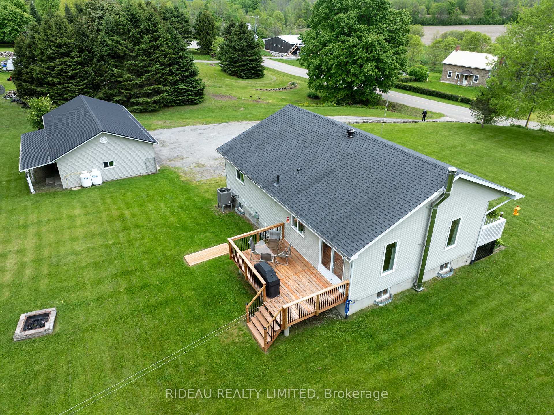 Photo 6 of 626 Upper Oak Leaf Road, Athens, R of Yonge & Escott Twp — HOMEH