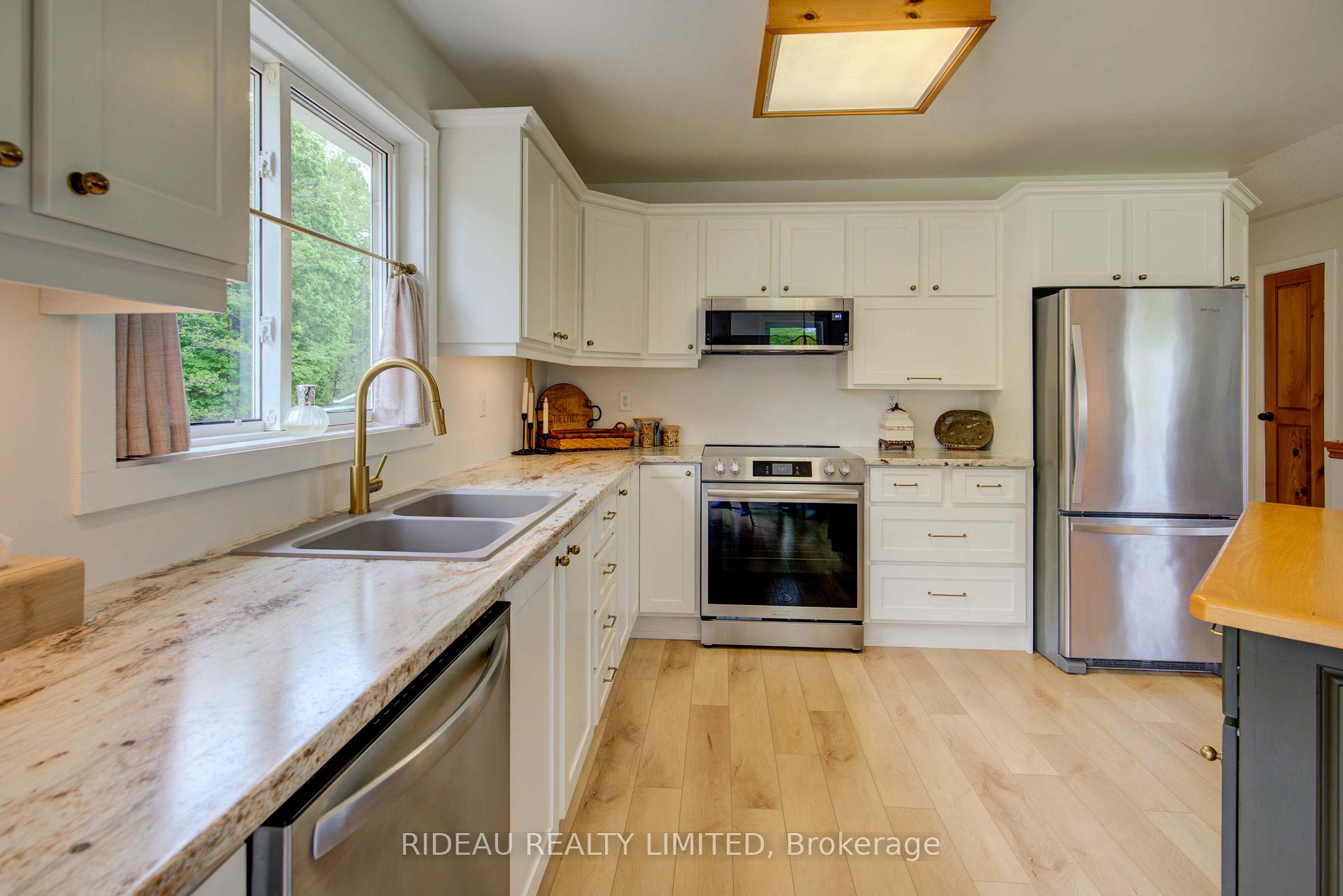 Photo 39 of 626 Upper Oak Leaf Road, Athens, R of Yonge & Escott Twp — HOMEH