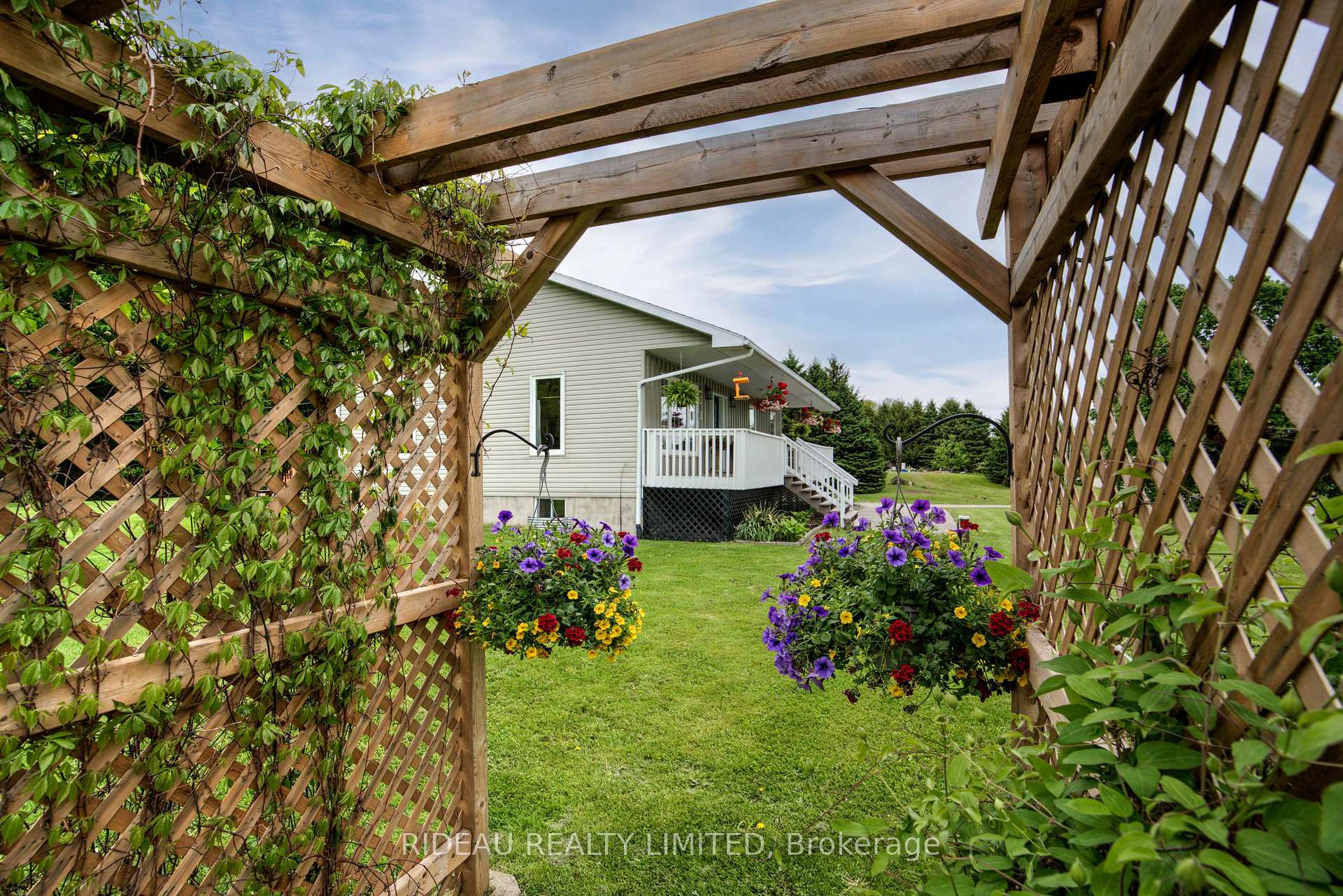 Photo 33 of 626 Upper Oak Leaf Road, Athens, R of Yonge & Escott Twp — HOMEH