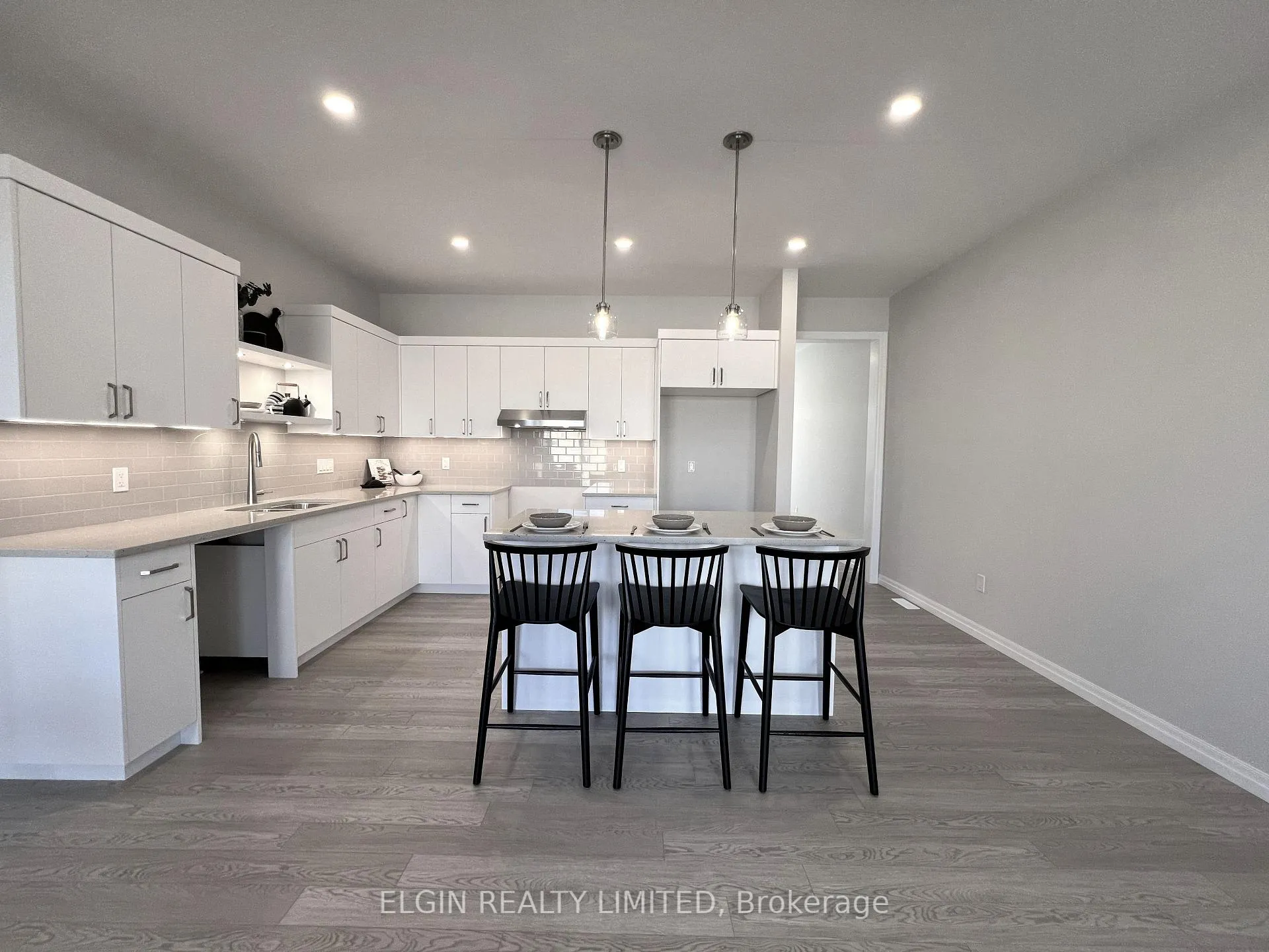 Photo 7 of 57 Willow Drive, Aylmer — HOMEH