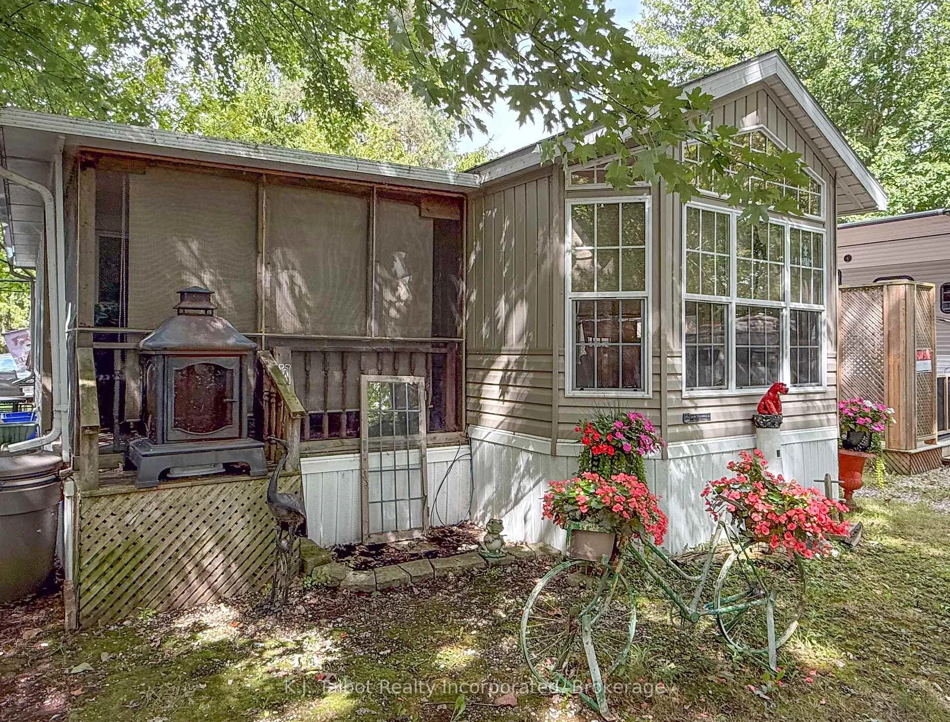 Front of Unit UNIT 36 BEACON LN SOUTH, 77719 Bluewater Highway S