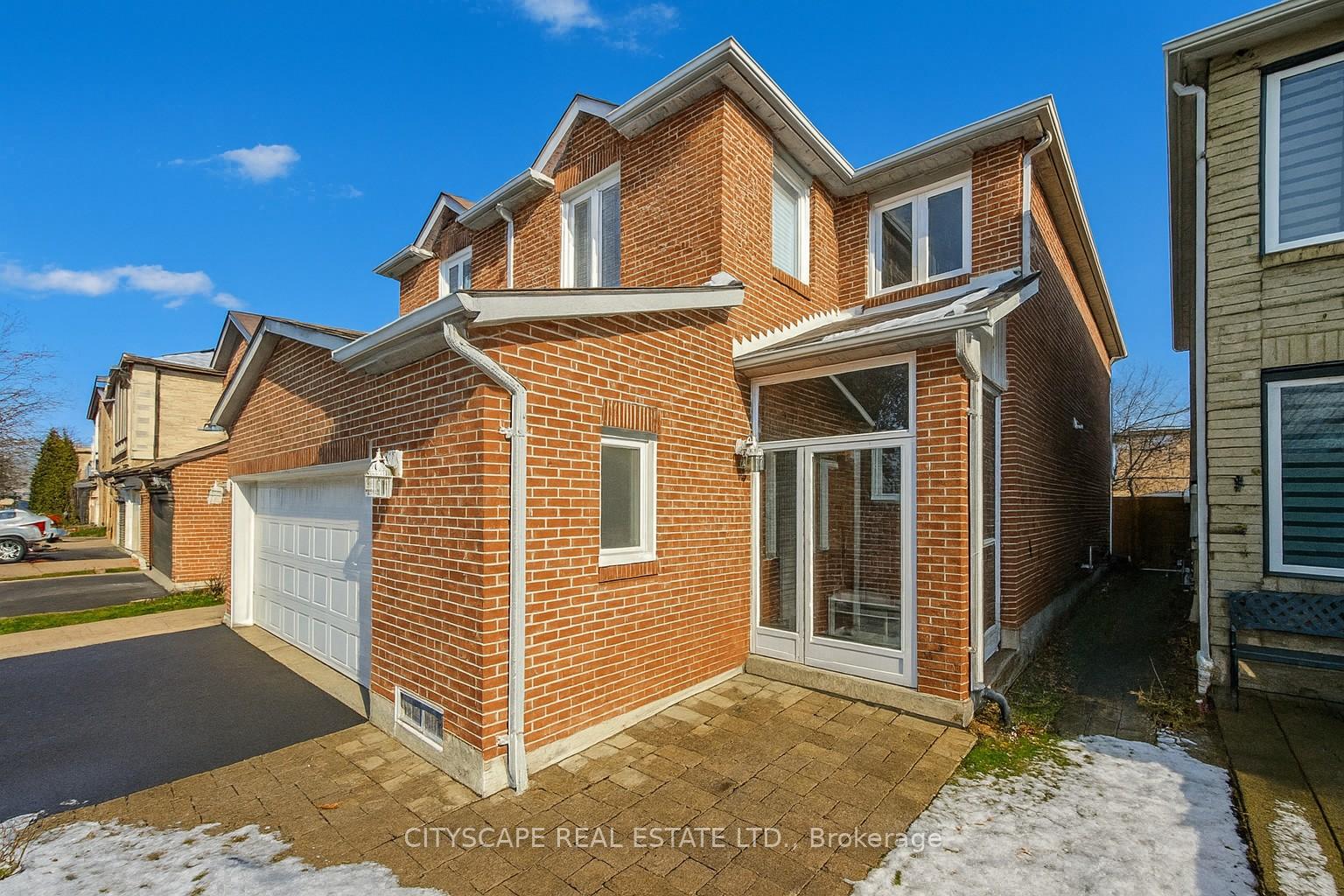Photo 3 of 67 Brickstone Circle, Vaughan, Brownridge — HOMEH