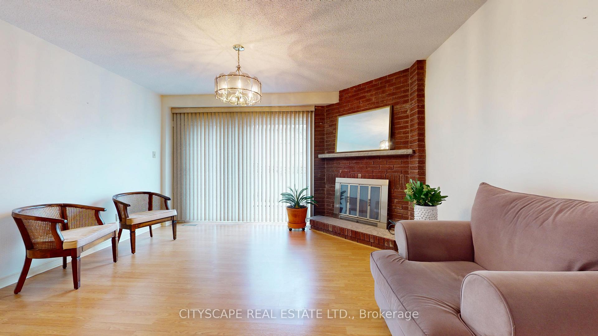 Photo 19 of 67 Brickstone Circle, Vaughan, Brownridge — HOMEH