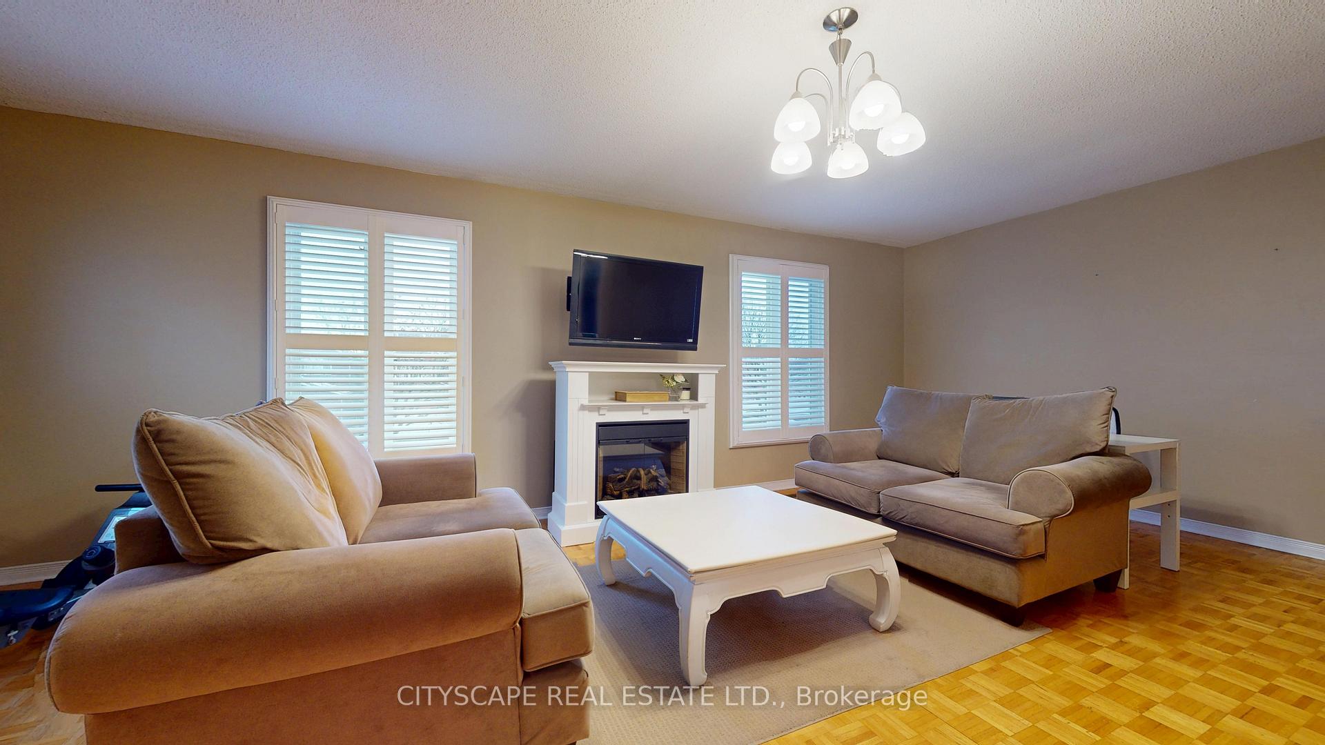 Photo 37 of 67 Brickstone Circle, Vaughan, Brownridge — HOMEH