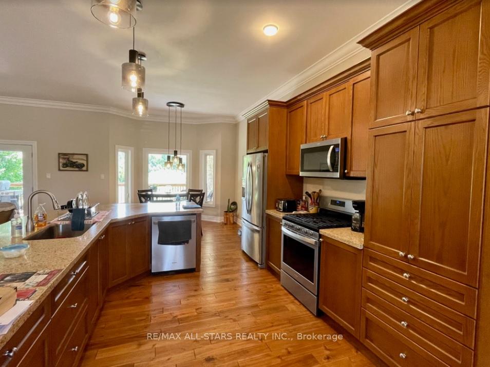 Photo 7 of 349 Zephyr Road, Uxbridge, Rural Uxbridge — HOMEH