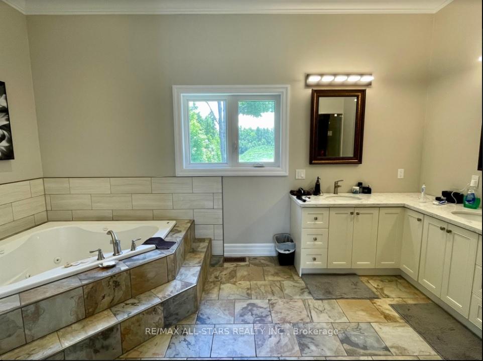 Photo 11 of 349 Zephyr Road, Uxbridge, Rural Uxbridge — HOMEH