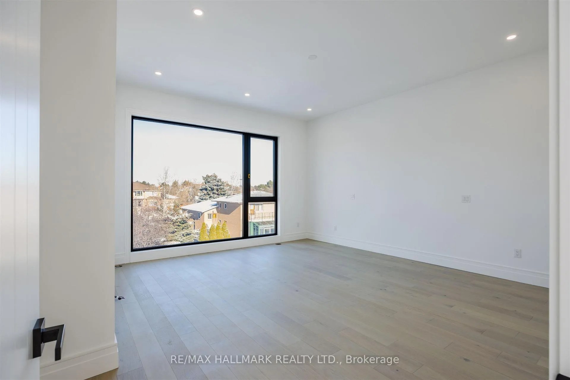 Photo 20 of 230 Townsgate Drive, Vaughan, Crestwood-Springfarm-Yorkhill — HOMEH
