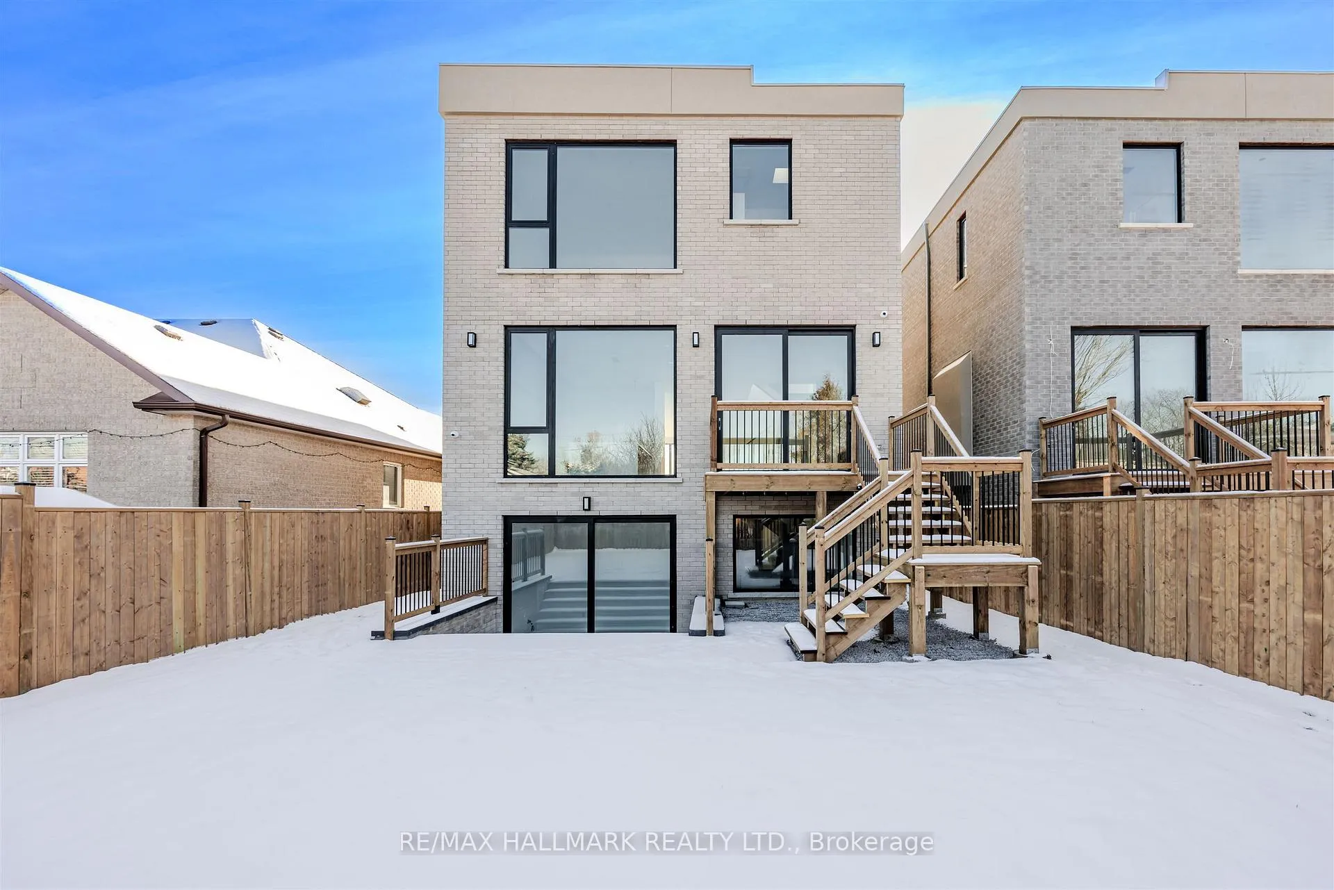 Photo 36 of 230 Townsgate Drive, Vaughan, Crestwood-Springfarm-Yorkhill — HOMEH