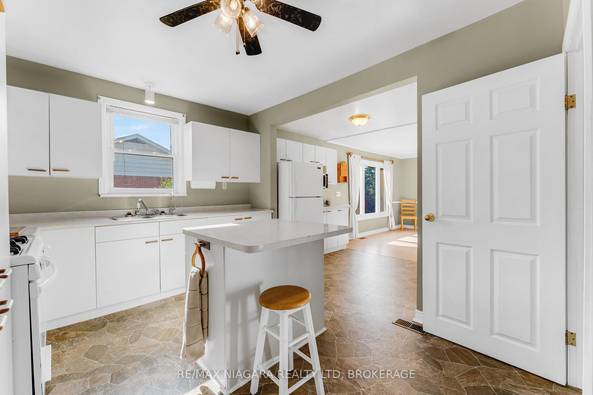 Photo 10 of 42574 3 Highway, Wainfleet, Marshville/Winger — HOMEH