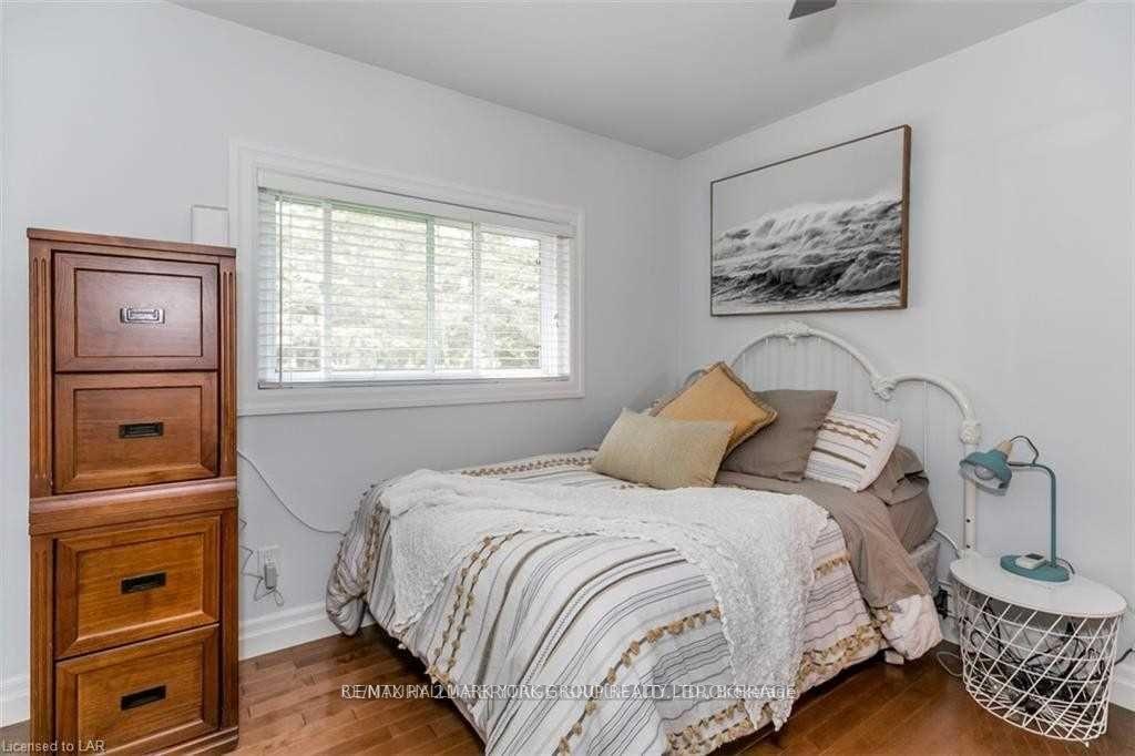 Photo 16 of 52 Birchwood Trail, Wasaga Beach — HOMEH