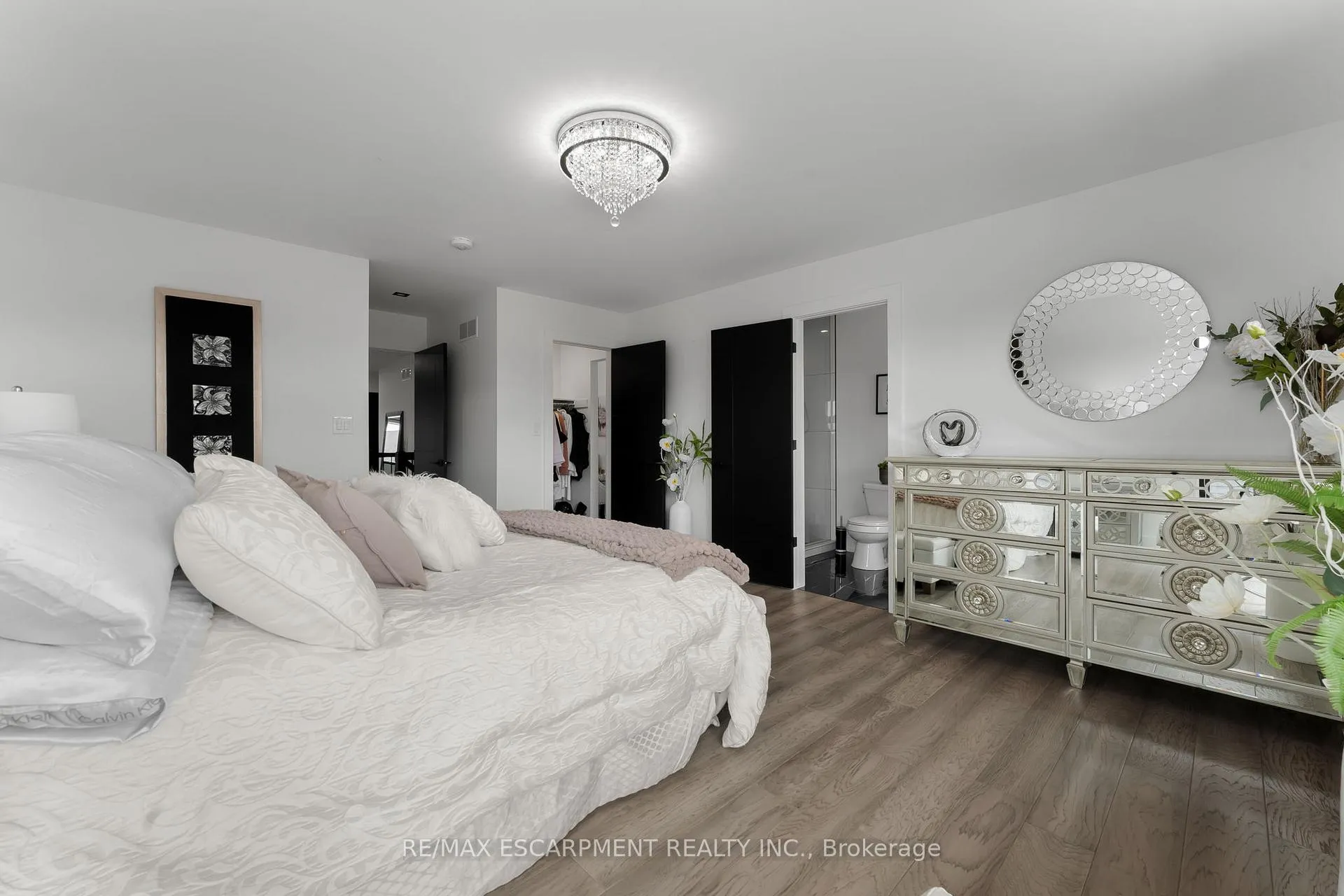 Photo 20 of 14 Willowbrook Drive, Welland, West Welland — HOMEH