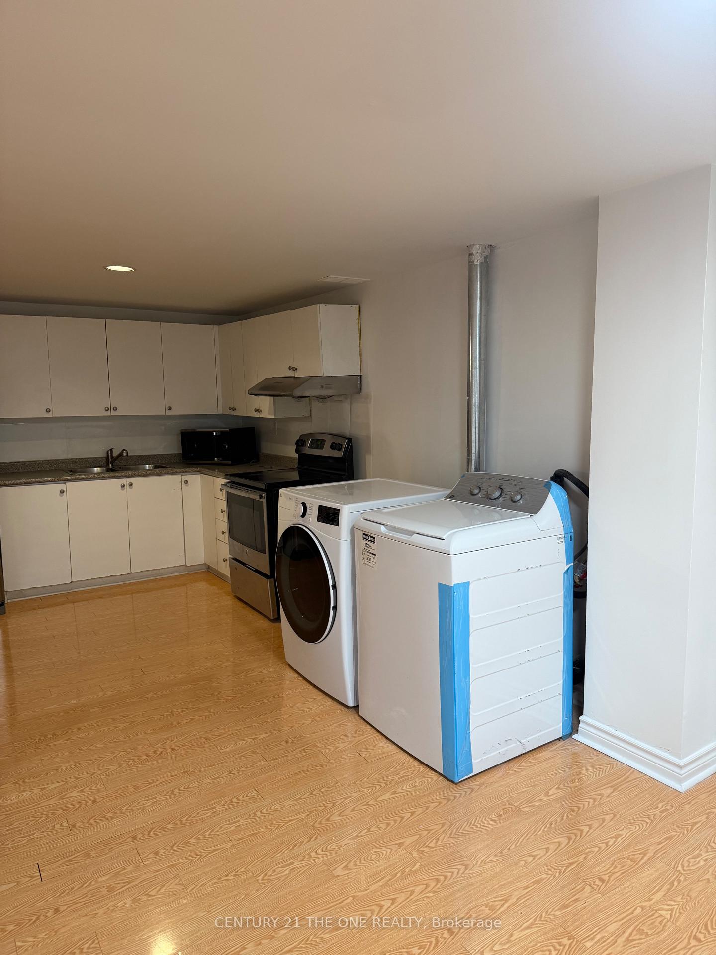 Photo 4 of Unit Basement, 185 Campbell Avenue, Vaughan, Crestwood-Springfarm-Yorkhill — HOMEH