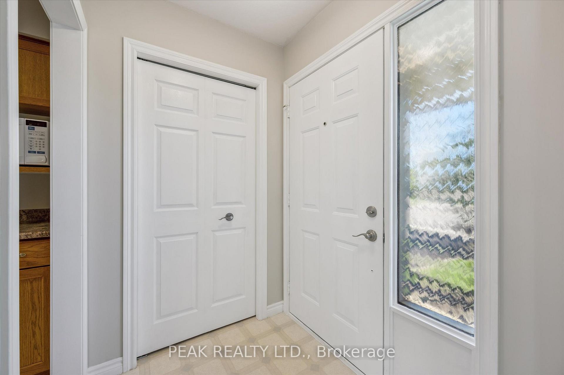 Photo 5 of 359 Westvale Drive, Waterloo — HOMEH