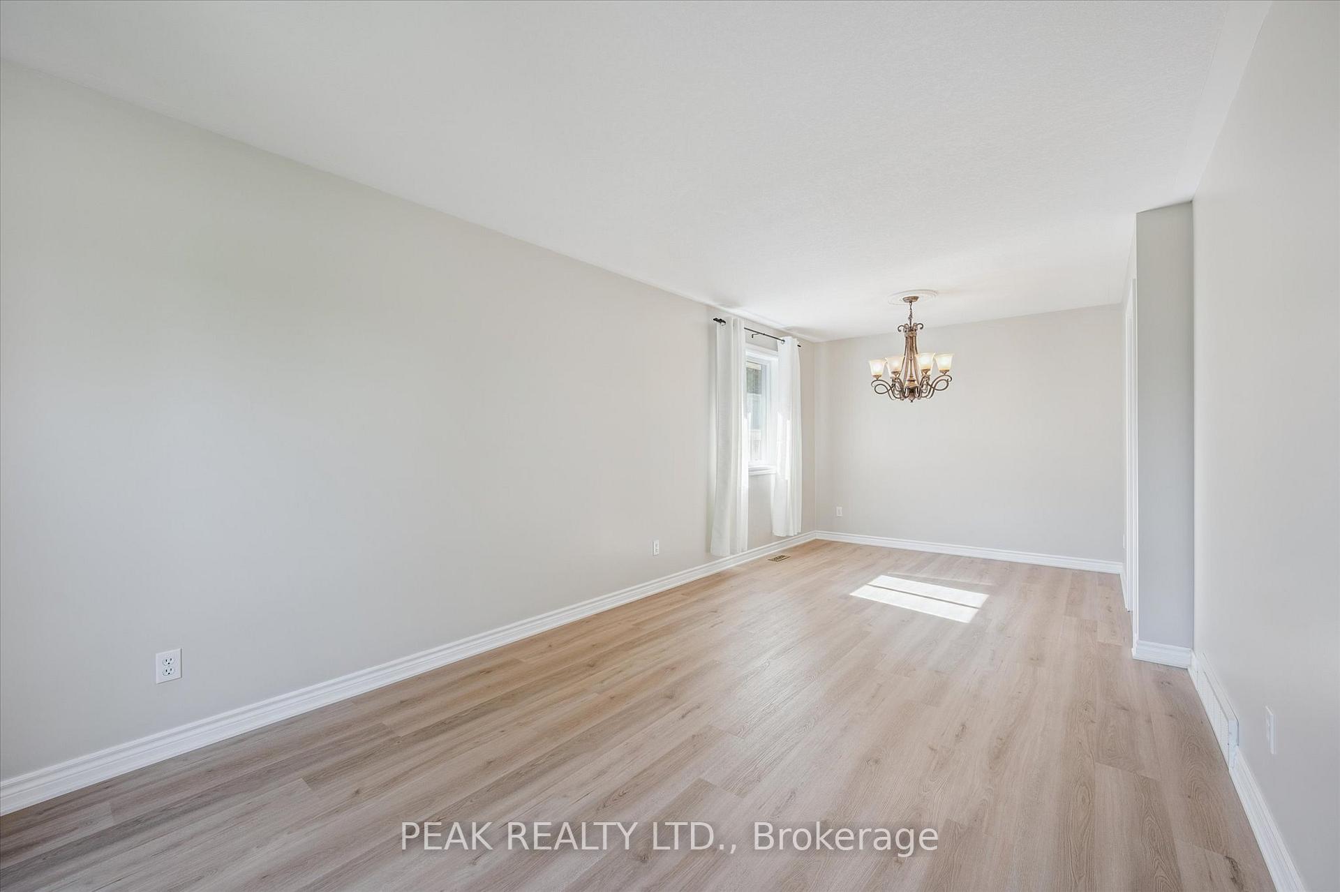 Photo 6 of 359 Westvale Drive, Waterloo — HOMEH