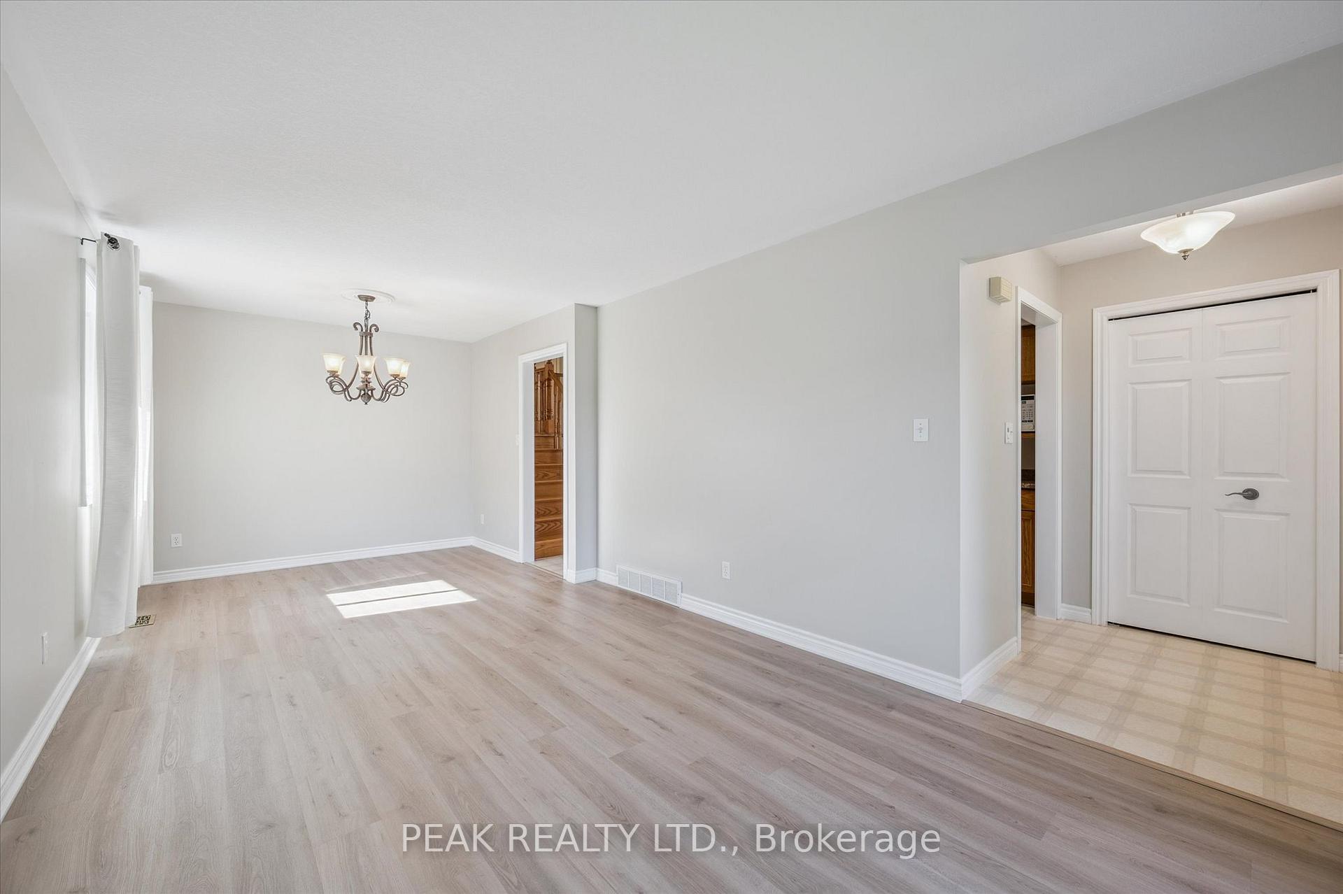 Photo 7 of 359 Westvale Drive, Waterloo — HOMEH