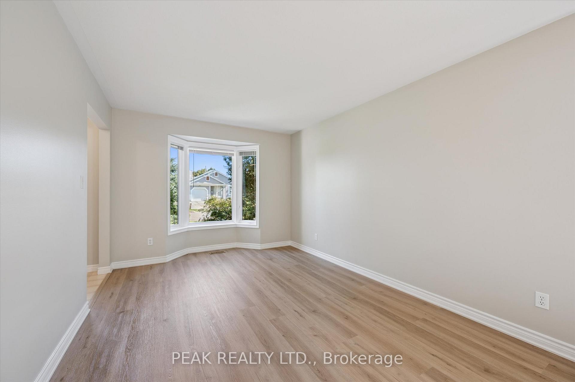 Photo 9 of 359 Westvale Drive, Waterloo — HOMEH