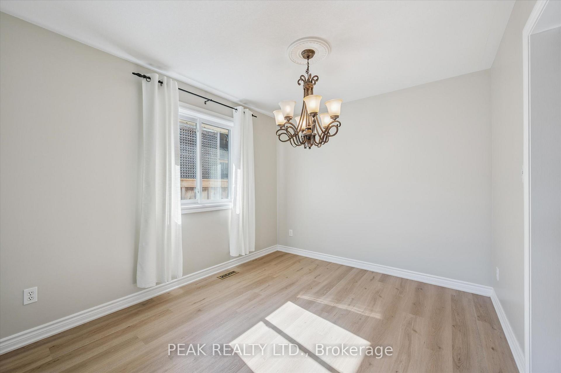 Photo 10 of 359 Westvale Drive, Waterloo — HOMEH