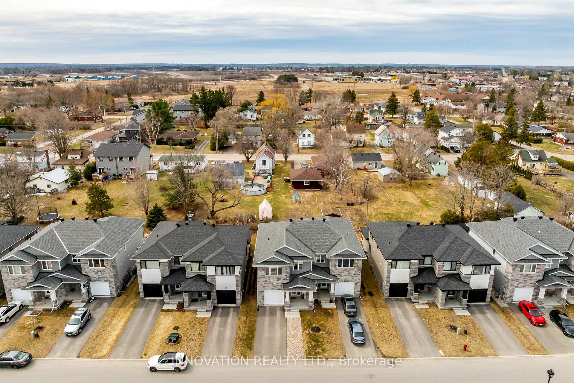 Photo 5 of 23 Mac Beattie Drive, Arnprior — HOMEH