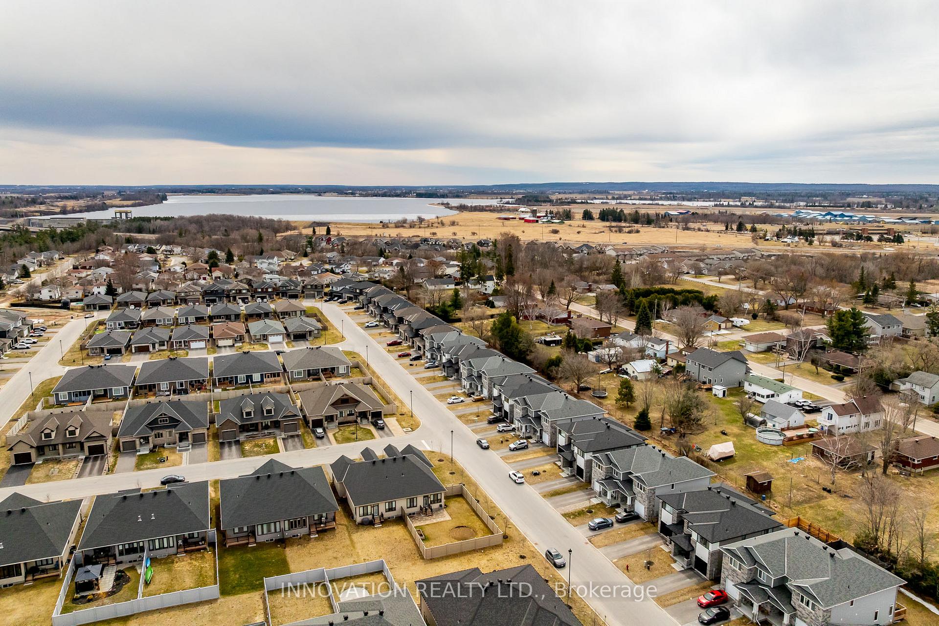 Photo 4 of 23 Mac Beattie Drive, Arnprior — HOMEH