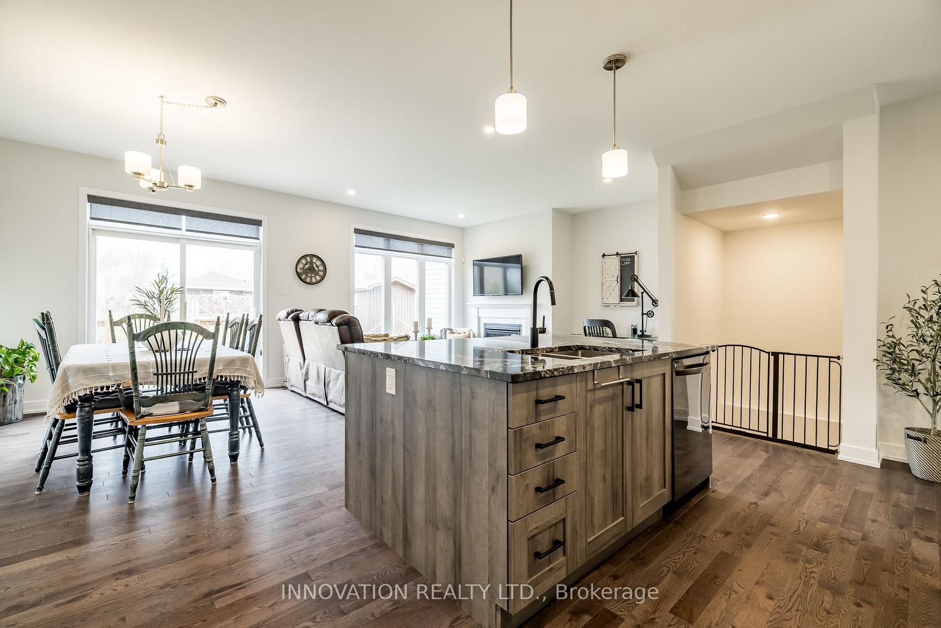 Photo 18 of 23 Mac Beattie Drive, Arnprior — HOMEH