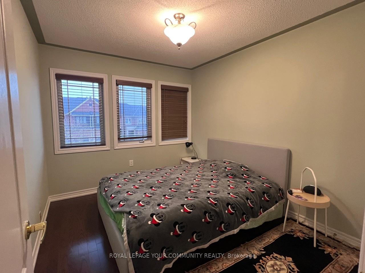 Photo 4 of 140 Mistywood Crescent, Vaughan, Patterson — HOMEH