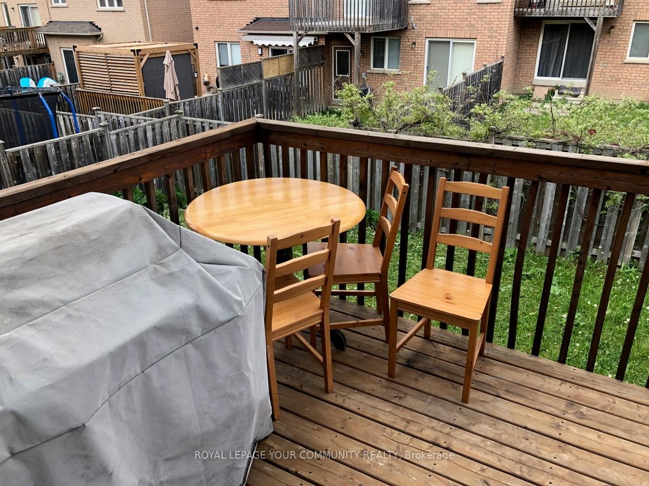 Photo 13 of 140 Mistywood Crescent, Vaughan, Patterson — HOMEH
