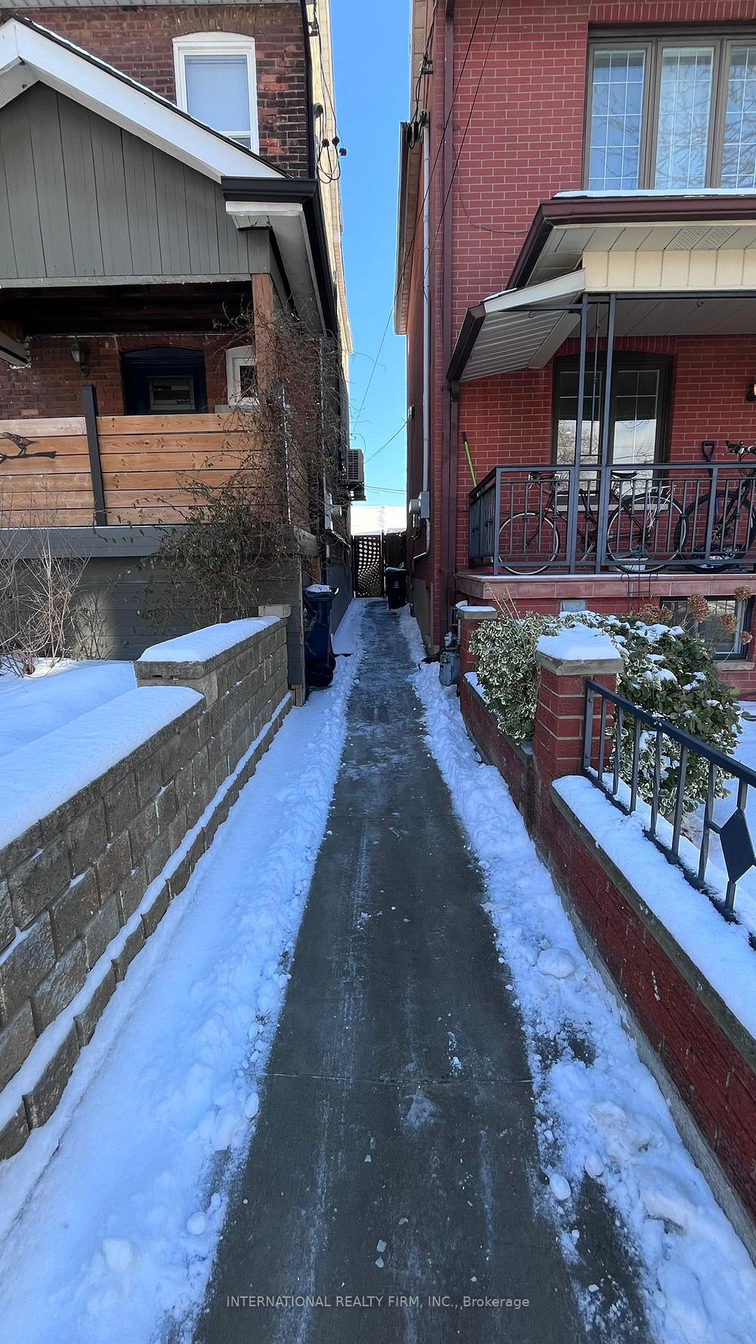 Photo 2 of 39 Italia, Toronto, Corso Italia-Davenport — HOMEH