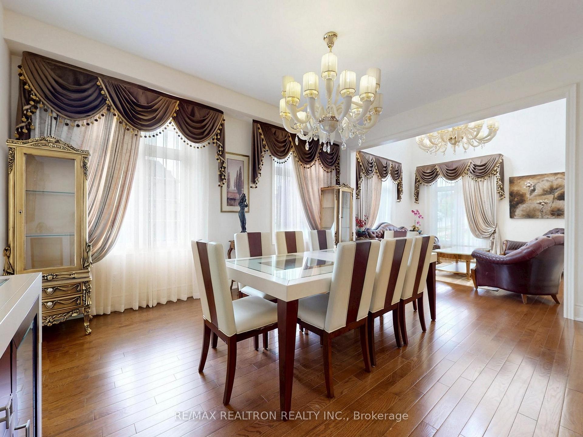 Photo 11 of 1 Conger Street, Vaughan, Patterson — HOMEH