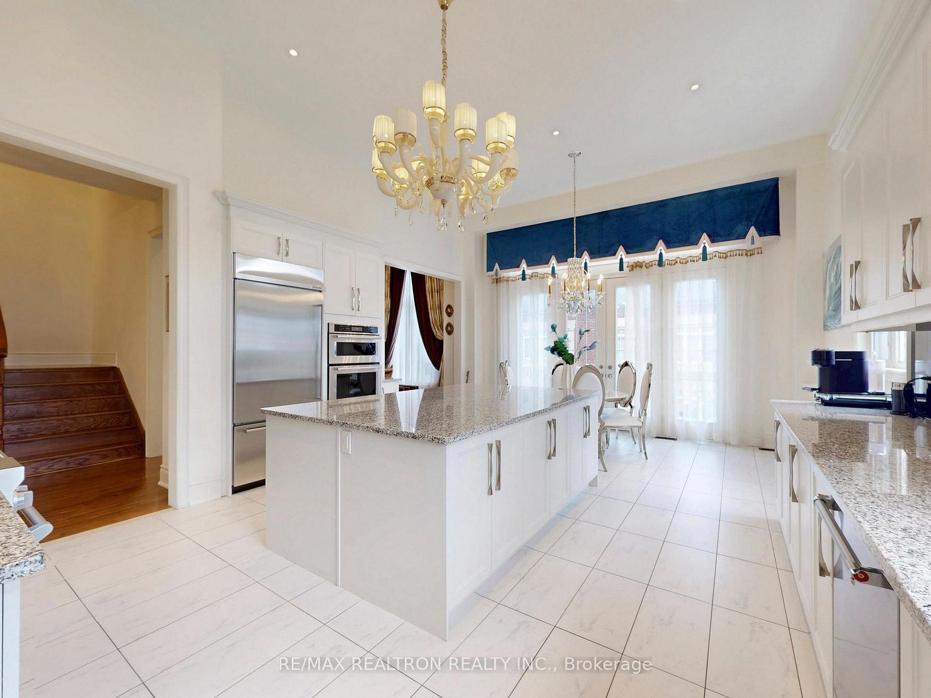 Photo 13 of 1 Conger Street, Vaughan, Patterson — HOMEH