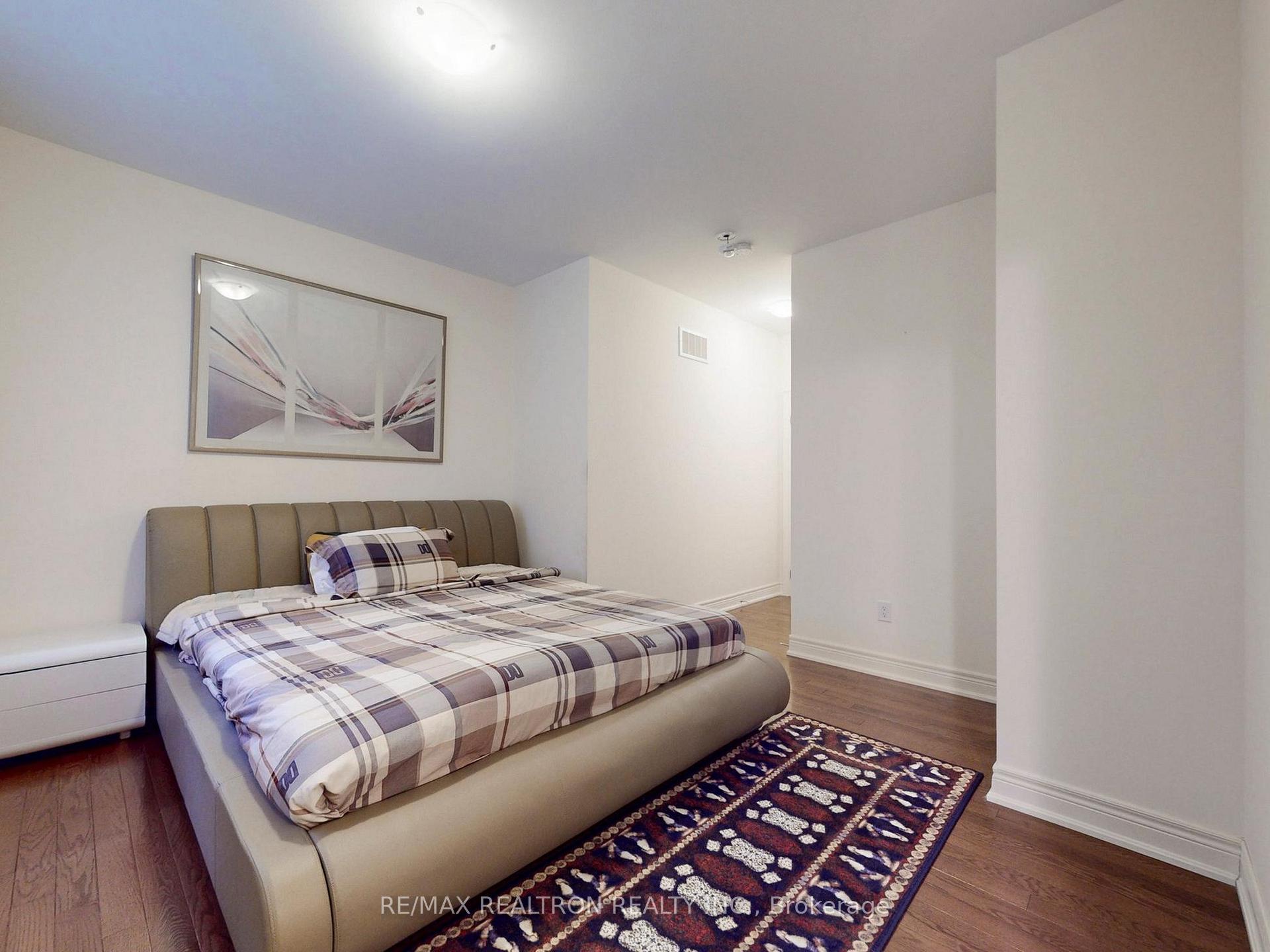 Photo 29 of 1 Conger Street, Vaughan, Patterson — HOMEH