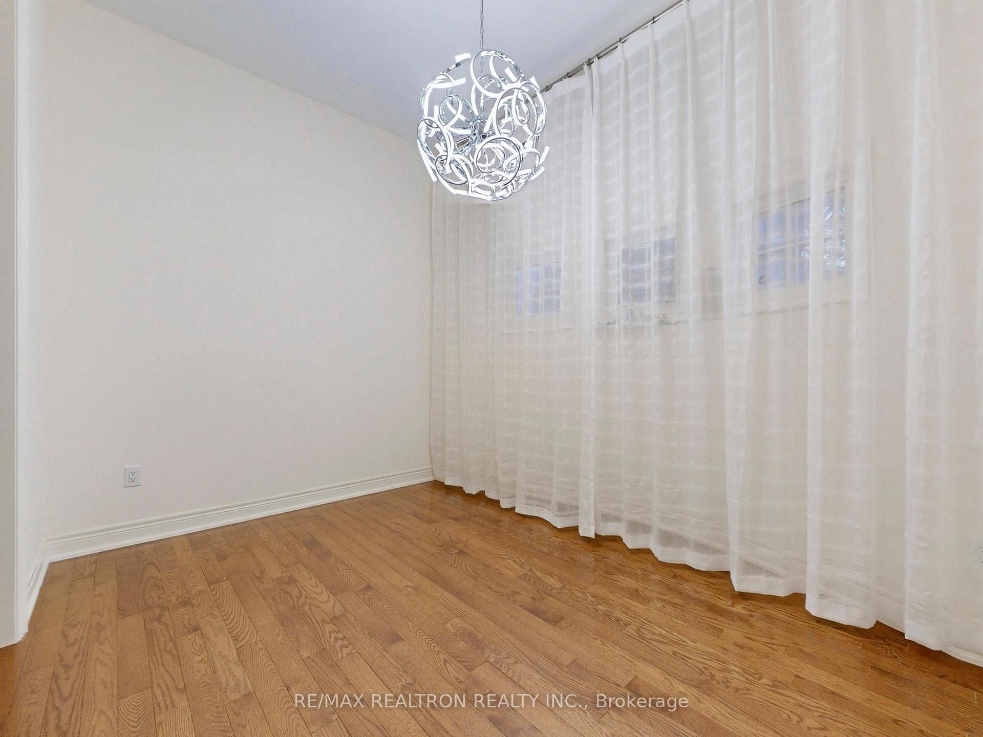 Photo 38 of 1 Conger Street, Vaughan, Patterson — HOMEH
